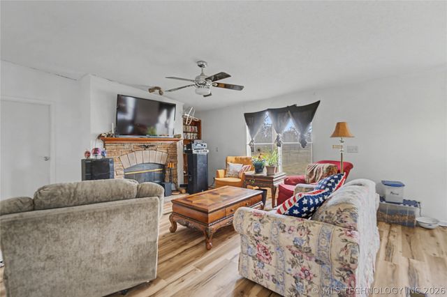 9110 E 130th Street N, Collinsville, OK 74021