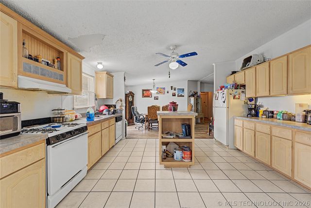 9110 E 130th Street N, Collinsville, OK 74021