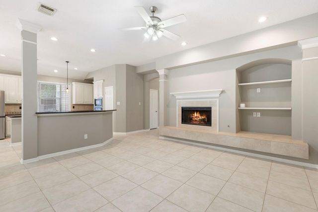 27 Stargazer Place, The Woodlands, TX 77381