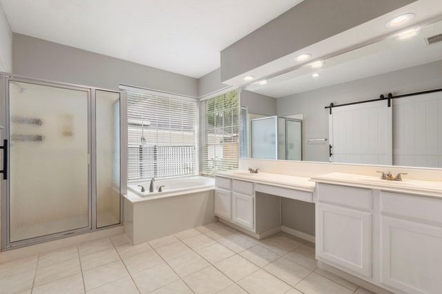 27 Stargazer Place, The Woodlands, TX 77381