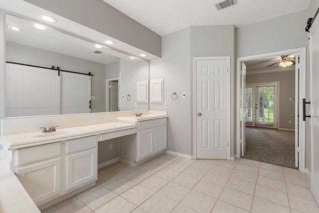 27 Stargazer Place, The Woodlands, TX 77381
