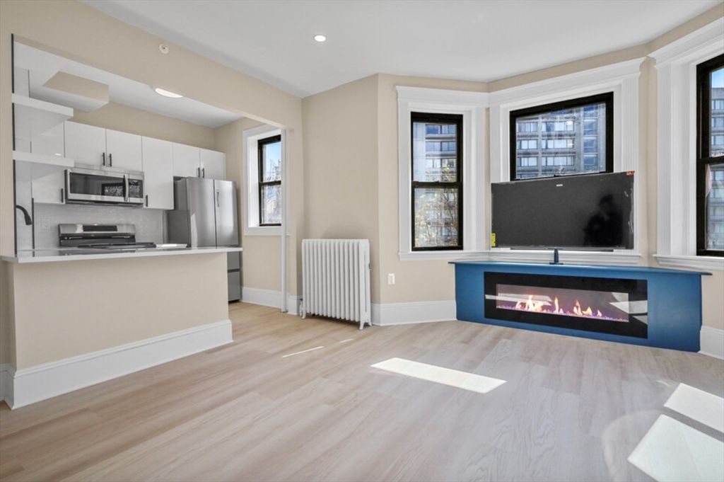 41 Edgerly Rd 37, Boston, MA 02115