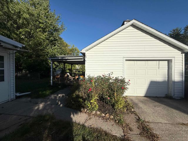 1840 N Carolina Street, Saginaw, MI 48602