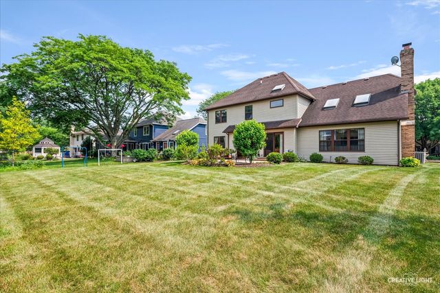 475 Prairie Knoll Drive, Naperville, IL 60565