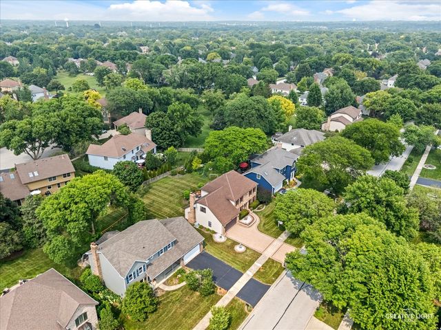 475 Prairie Knoll Drive, Naperville, IL 60565