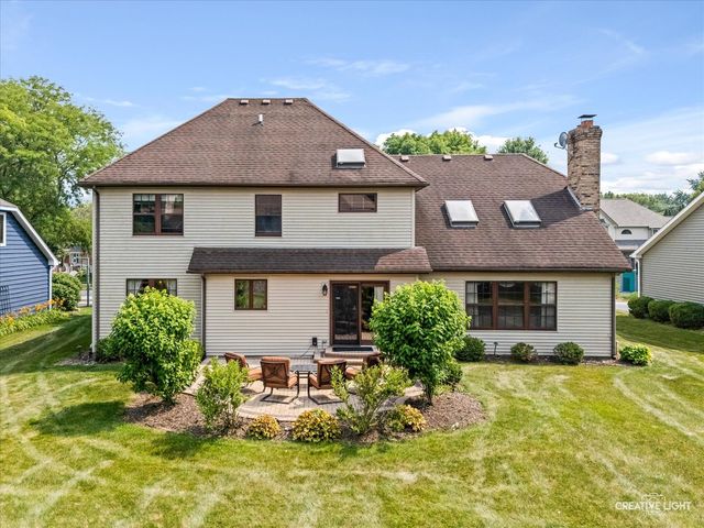 475 Prairie Knoll Drive, Naperville, IL 60565