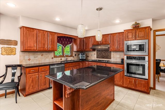 475 Prairie Knoll Drive, Naperville, IL 60565