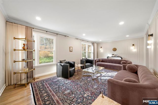 639 Pawnee Lane, Franklin Lakes, NJ 07417