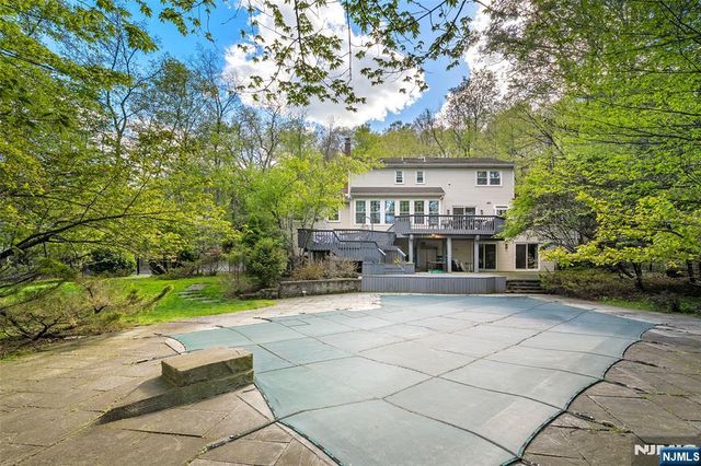 639 Pawnee Lane, Franklin Lakes, NJ 07417