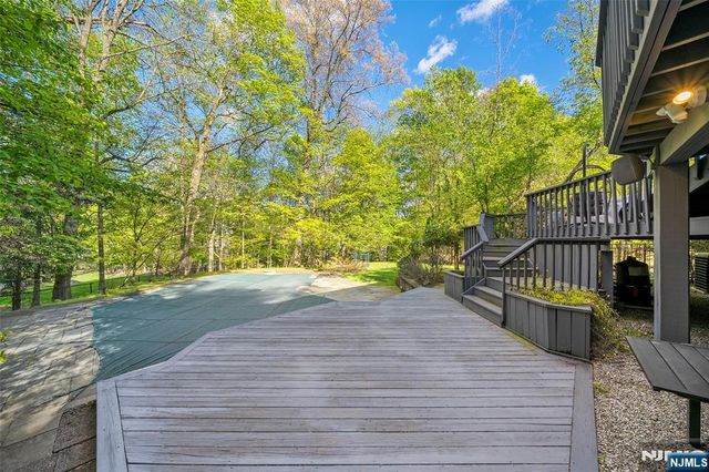 639 Pawnee Lane, Franklin Lakes, NJ 07417