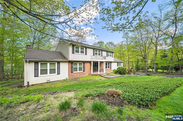 639 Pawnee Lane, Franklin Lakes, NJ 07417