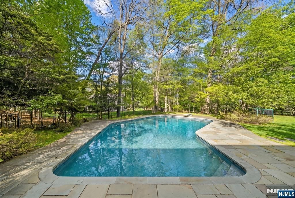 639 Pawnee Lane, Franklin Lakes, NJ 07417