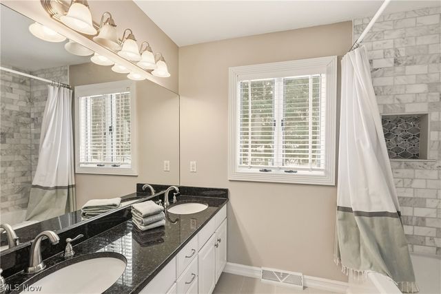 35729 Quartermane Circle, Bentleyville, OH 44139