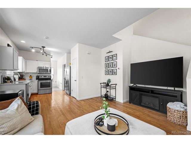 1498 Red Cliff Way, Castle Rock, CO 80109