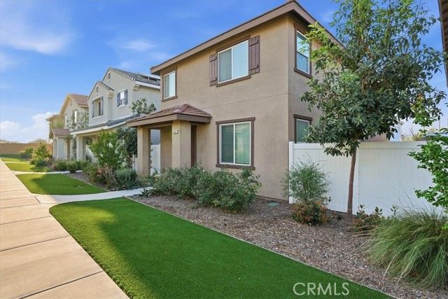 1207 Garnet Court, Colton, CA 92324