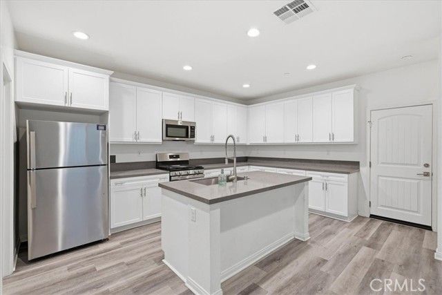 1207 Garnet Court, Colton, CA 92324