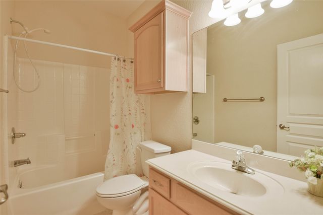 1010 Hayden Court, Granbury, TX 76048