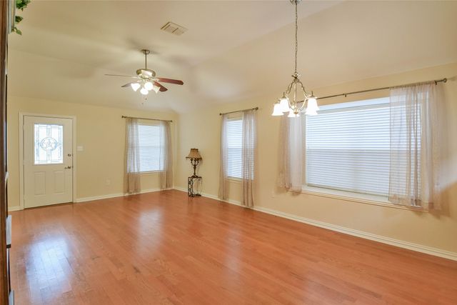 1010 Hayden Court, Granbury, TX 76048