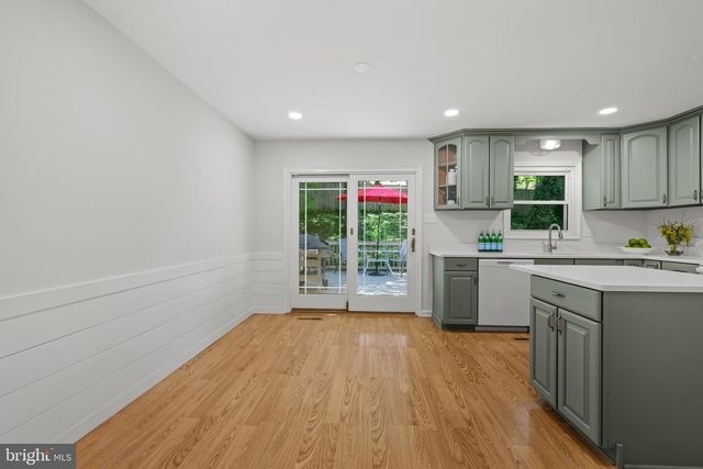 1956 GARDENIA ST, Sykesville, MD 21784
