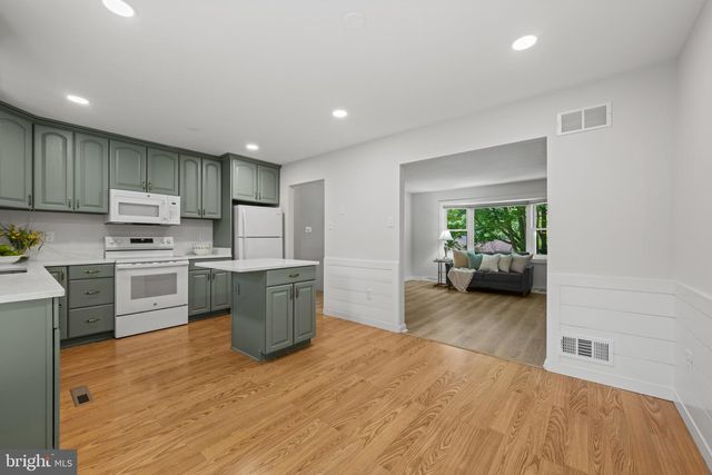 1956 GARDENIA ST, Sykesville, MD 21784
