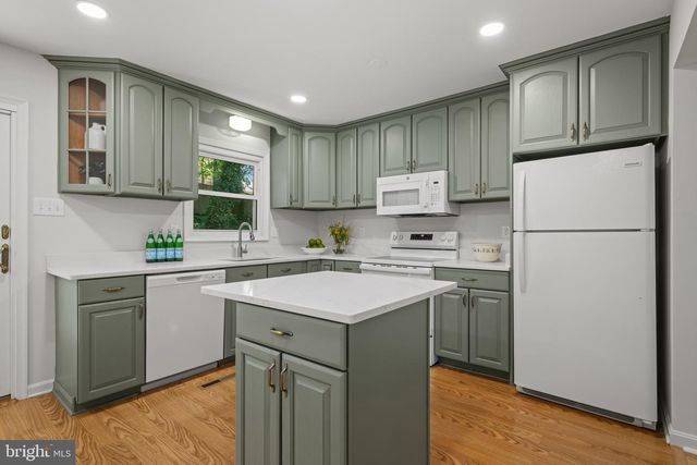 1956 GARDENIA ST, Sykesville, MD 21784