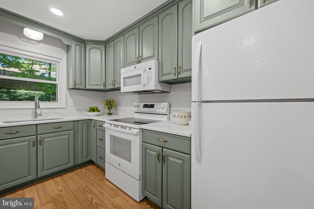 1956 GARDENIA ST, Sykesville, MD 21784