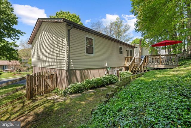 1956 GARDENIA ST, Sykesville, MD 21784