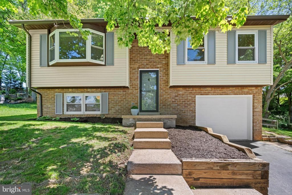 1956 GARDENIA ST, Sykesville, MD 21784