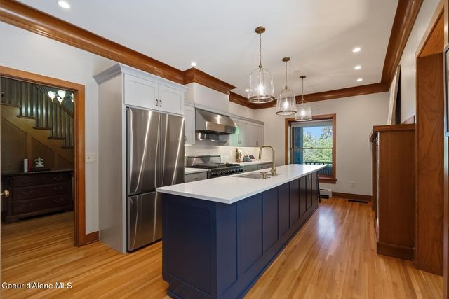 1122 E 20th Ave, Spokane, WA 99203
