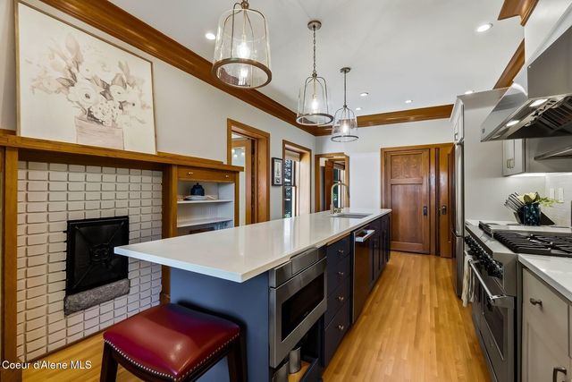 1122 E 20th Ave, Spokane, WA 99203