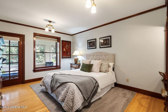1122 E 20th Ave, Spokane, WA 99203