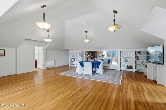 1122 E 20th Ave, Spokane, WA 99203
