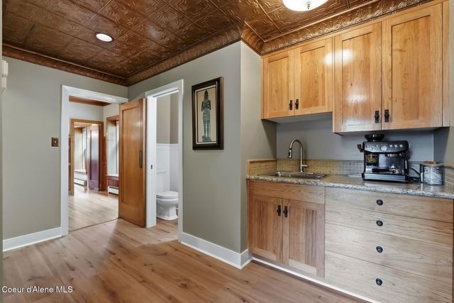 1122 E 20th Ave, Spokane, WA 99203