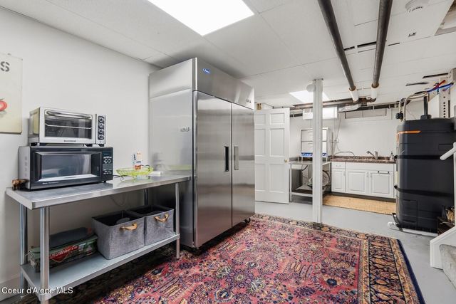 1122 E 20th Ave, Spokane, WA 99203