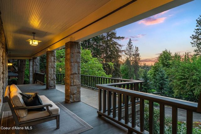 1122 E 20th Ave, Spokane, WA 99203