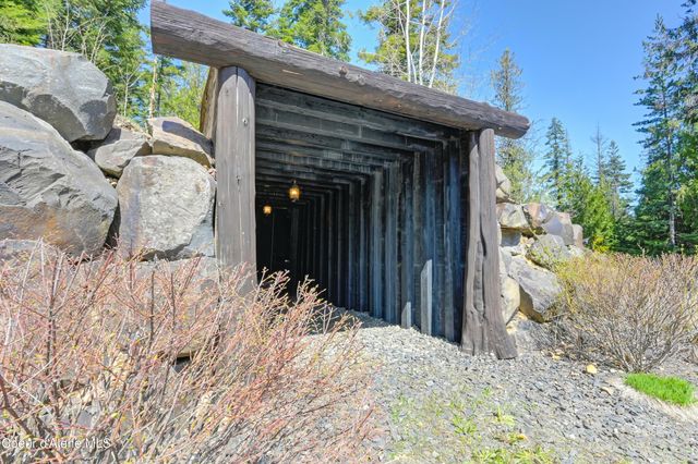 122 Makridge Lane, Kingston, ID 83839