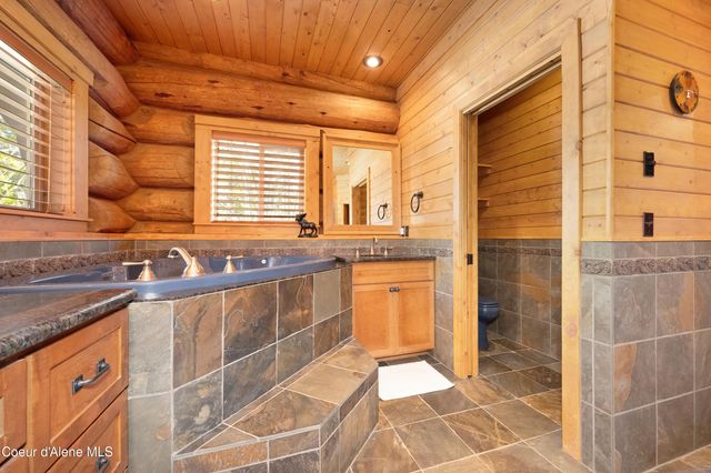 122 Makridge Lane, Kingston, ID 83839