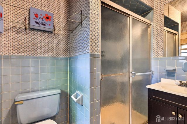 71 Highview Drive, Woodbridge Proper, NJ 07095