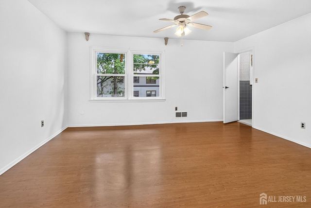 71 Highview Drive, Woodbridge Proper, NJ 07095