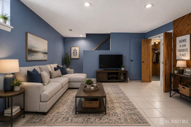 71 Highview Drive, Woodbridge Proper, NJ 07095