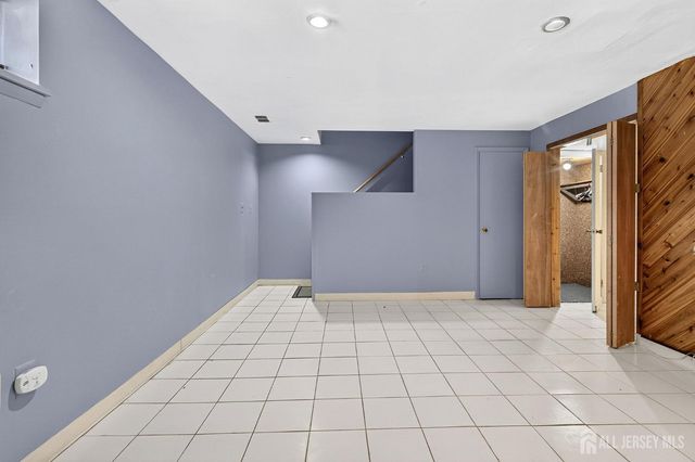 71 Highview Drive, Woodbridge Proper, NJ 07095