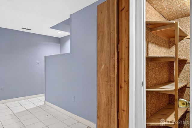 71 Highview Drive, Woodbridge Proper, NJ 07095