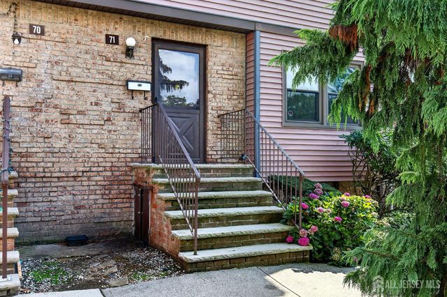 71 Highview Drive, Woodbridge Proper, NJ 07095