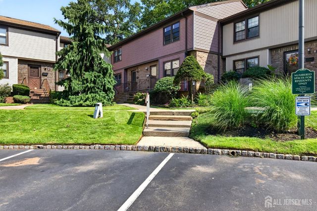 71 Highview Drive, Woodbridge Proper, NJ 07095