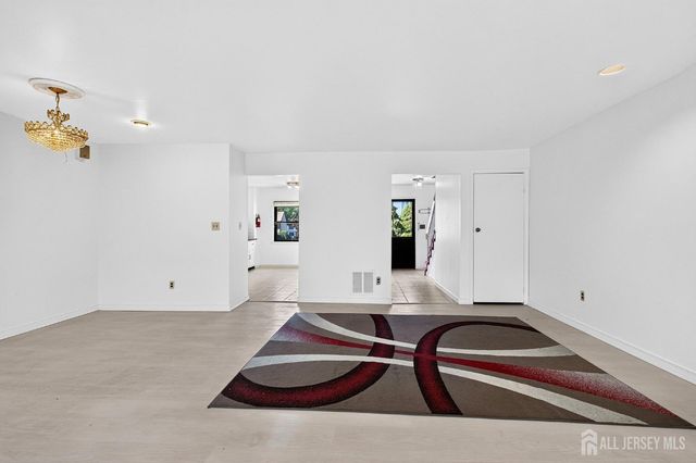71 Highview Drive, Woodbridge Proper, NJ 07095
