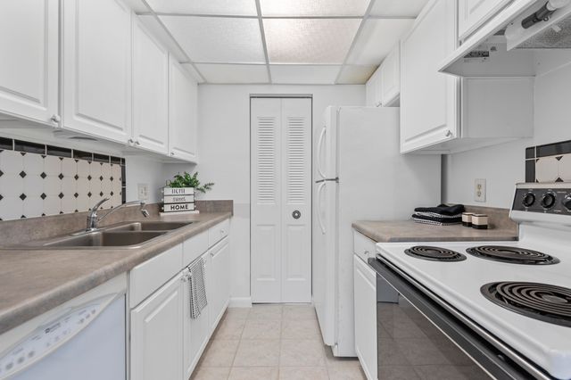 1230 Old Boynton Road 203, Boynton Beach, FL 33426