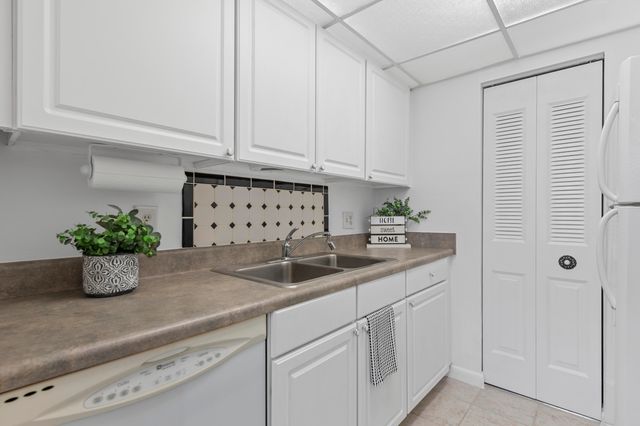 1230 Old Boynton Road 203, Boynton Beach, FL 33426