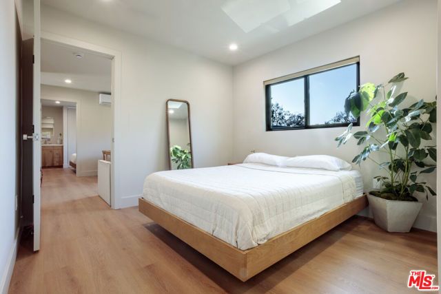 859 N Mansfield Avenue 6902, Los Angeles, CA 90038