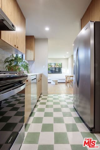 859 N Mansfield Avenue 6902, Los Angeles, CA 90038