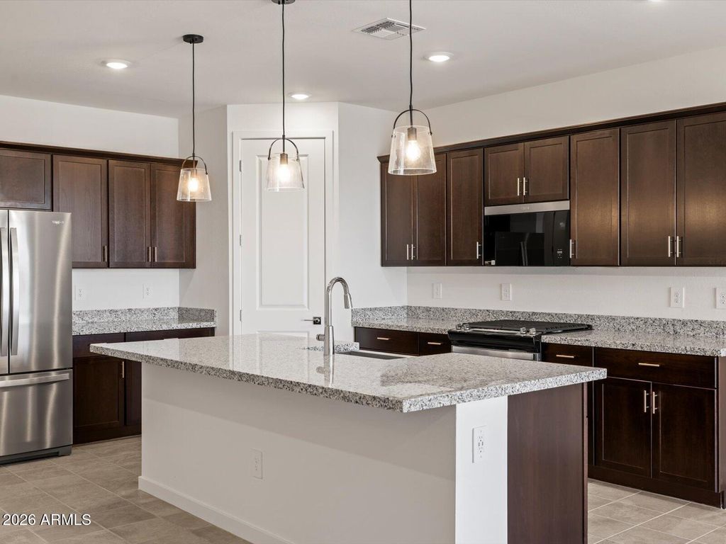 37430 W SAN ALVAREZ Avenue, Maricopa, AZ 85138 — photo 4